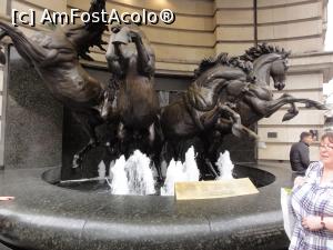 [P18] Caii lui Helios - Picadilly Circus » foto by Elissa
 - 
<span class="allrVoted glyphicon glyphicon-heart hidden" id="av780844"></span>
<a class="m-l-10 hidden" id="sv780844" onclick="voting_Foto_DelVot(,780844,1570)" role="button">șterge vot <span class="glyphicon glyphicon-remove"></span></a>
<a id="v9780844" class=" c-red"  onclick="voting_Foto_SetVot(780844)" role="button"><span class="glyphicon glyphicon-heart-empty"></span> <b>LIKE</b> = Votează poza</a> <img class="hidden"  id="f780844W9" src="/imagini/loader.gif" border="0" /><span class="AjErrMes hidden" id="e780844ErM"></span>