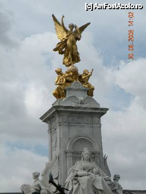 [P24] La pas prin Londra » foto by cdiana
 - 
<span class="allrVoted glyphicon glyphicon-heart hidden" id="av434555"></span>
<a class="m-l-10 hidden" id="sv434555" onclick="voting_Foto_DelVot(,434555,1570)" role="button">șterge vot <span class="glyphicon glyphicon-remove"></span></a>
<a id="v9434555" class=" c-red"  onclick="voting_Foto_SetVot(434555)" role="button"><span class="glyphicon glyphicon-heart-empty"></span> <b>LIKE</b> = Votează poza</a> <img class="hidden"  id="f434555W9" src="/imagini/loader.gif" border="0" /><span class="AjErrMes hidden" id="e434555ErM"></span>