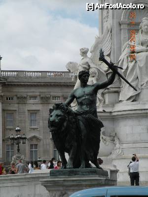 [P25] La pas prin Londra » foto by cdiana
 - 
<span class="allrVoted glyphicon glyphicon-heart hidden" id="av434556"></span>
<a class="m-l-10 hidden" id="sv434556" onclick="voting_Foto_DelVot(,434556,1570)" role="button">șterge vot <span class="glyphicon glyphicon-remove"></span></a>
<a id="v9434556" class=" c-red"  onclick="voting_Foto_SetVot(434556)" role="button"><span class="glyphicon glyphicon-heart-empty"></span> <b>LIKE</b> = Votează poza</a> <img class="hidden"  id="f434556W9" src="/imagini/loader.gif" border="0" /><span class="AjErrMes hidden" id="e434556ErM"></span>