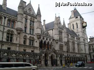 [P11] O alta institutie de baza a societatii britanice: The Royal Court of Justice » foto by corinka
 - 
<span class="allrVoted glyphicon glyphicon-heart hidden" id="av457540"></span>
<a class="m-l-10 hidden" id="sv457540" onclick="voting_Foto_DelVot(,457540,1570)" role="button">șterge vot <span class="glyphicon glyphicon-remove"></span></a>
<a id="v9457540" class=" c-red"  onclick="voting_Foto_SetVot(457540)" role="button"><span class="glyphicon glyphicon-heart-empty"></span> <b>LIKE</b> = Votează poza</a> <img class="hidden"  id="f457540W9" src="/imagini/loader.gif" border="0" /><span class="AjErrMes hidden" id="e457540ErM"></span>