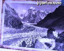 [P02] La Mer de Glace, o fotografie veche din care ne dam seama cit de mult sa topit ghetarul in ultimii ani(este expusa in gara) » foto by vioricapetrescu*
 - 
<span class="allrVoted glyphicon glyphicon-heart hidden" id="av155755"></span>
<a class="m-l-10 hidden" id="sv155755" onclick="voting_Foto_DelVot(,155755,1573)" role="button">șterge vot <span class="glyphicon glyphicon-remove"></span></a>
<a id="v9155755" class=" c-red"  onclick="voting_Foto_SetVot(155755)" role="button"><span class="glyphicon glyphicon-heart-empty"></span> <b>LIKE</b> = Votează poza</a> <img class="hidden"  id="f155755W9" src="/imagini/loader.gif" border="0" /><span class="AjErrMes hidden" id="e155755ErM"></span>