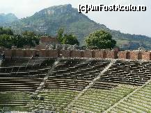 [P19] Una din colinele Tarominei pe latura de nord a teatrului » foto by le_maitre
 - 
<span class="allrVoted glyphicon glyphicon-heart hidden" id="av307859"></span>
<a class="m-l-10 hidden" id="sv307859" onclick="voting_Foto_DelVot(,307859,1579)" role="button">șterge vot <span class="glyphicon glyphicon-remove"></span></a>
<a id="v9307859" class=" c-red"  onclick="voting_Foto_SetVot(307859)" role="button"><span class="glyphicon glyphicon-heart-empty"></span> <b>LIKE</b> = Votează poza</a> <img class="hidden"  id="f307859W9" src="/imagini/loader.gif" border="0" /><span class="AjErrMes hidden" id="e307859ErM"></span>