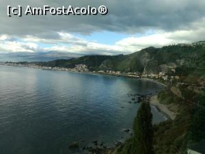 [P01] Giardini Naxos văzut de pe Via Luigi Pirandello, urcând spre Taormina » foto by crismis
 - 
<span class="allrVoted glyphicon glyphicon-heart hidden" id="av1055273"></span>
<a class="m-l-10 hidden" id="sv1055273" onclick="voting_Foto_DelVot(,1055273,1579)" role="button">șterge vot <span class="glyphicon glyphicon-remove"></span></a>
<a id="v91055273" class=" c-red"  onclick="voting_Foto_SetVot(1055273)" role="button"><span class="glyphicon glyphicon-heart-empty"></span> <b>LIKE</b> = Votează poza</a> <img class="hidden"  id="f1055273W9" src="/imagini/loader.gif" border="0" /><span class="AjErrMes hidden" id="e1055273ErM"></span>