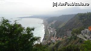 [P19] Taormina vazuta din parc » foto by elenaadina
 - 
<span class="allrVoted glyphicon glyphicon-heart hidden" id="av498958"></span>
<a class="m-l-10 hidden" id="sv498958" onclick="voting_Foto_DelVot(,498958,1579)" role="button">șterge vot <span class="glyphicon glyphicon-remove"></span></a>
<a id="v9498958" class=" c-red"  onclick="voting_Foto_SetVot(498958)" role="button"><span class="glyphicon glyphicon-heart-empty"></span> <b>LIKE</b> = Votează poza</a> <img class="hidden"  id="f498958W9" src="/imagini/loader.gif" border="0" /><span class="AjErrMes hidden" id="e498958ErM"></span>