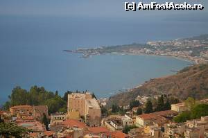 [P01] Vedere de pe terasa vilei spre Taormina si Giardini Naxos » foto by Artana
 - 
<span class="allrVoted glyphicon glyphicon-heart hidden" id="av566415"></span>
<a class="m-l-10 hidden" id="sv566415" onclick="voting_Foto_DelVot(,566415,1579)" role="button">șterge vot <span class="glyphicon glyphicon-remove"></span></a>
<a id="v9566415" class=" c-red"  onclick="voting_Foto_SetVot(566415)" role="button"><span class="glyphicon glyphicon-heart-empty"></span> <b>LIKE</b> = Votează poza</a> <img class="hidden"  id="f566415W9" src="/imagini/loader.gif" border="0" /><span class="AjErrMes hidden" id="e566415ErM"></span>