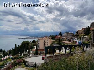 [P23] Vedere de pe drumul către Taormina » foto by Marius 72
 - 
<span class="allrVoted glyphicon glyphicon-heart hidden" id="av1426267"></span>
<a class="m-l-10 hidden" id="sv1426267" onclick="voting_Foto_DelVot(,1426267,1579)" role="button">șterge vot <span class="glyphicon glyphicon-remove"></span></a>
<a id="v91426267" class=" c-red"  onclick="voting_Foto_SetVot(1426267)" role="button"><span class="glyphicon glyphicon-heart-empty"></span> <b>LIKE</b> = Votează poza</a> <img class="hidden"  id="f1426267W9" src="/imagini/loader.gif" border="0" /><span class="AjErrMes hidden" id="e1426267ErM"></span>