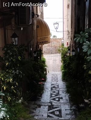 [P05] Pasaj îngust ce dă spre mare » foto by Marius 72
 - 
<span class="allrVoted glyphicon glyphicon-heart hidden" id="av1426249"></span>
<a class="m-l-10 hidden" id="sv1426249" onclick="voting_Foto_DelVot(,1426249,1579)" role="button">șterge vot <span class="glyphicon glyphicon-remove"></span></a>
<a id="v91426249" class=" c-red"  onclick="voting_Foto_SetVot(1426249)" role="button"><span class="glyphicon glyphicon-heart-empty"></span> <b>LIKE</b> = Votează poza</a> <img class="hidden"  id="f1426249W9" src="/imagini/loader.gif" border="0" /><span class="AjErrMes hidden" id="e1426249ErM"></span>