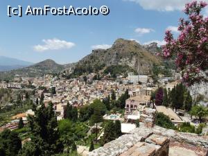 [P02] Taormina văzută de pe zidurile amfiteatrului antic » foto by irinad
 - 
<span class="allrVoted glyphicon glyphicon-heart hidden" id="av879740"></span>
<a class="m-l-10 hidden" id="sv879740" onclick="voting_Foto_DelVot(,879740,1579)" role="button">șterge vot <span class="glyphicon glyphicon-remove"></span></a>
<a id="v9879740" class=" c-red"  onclick="voting_Foto_SetVot(879740)" role="button"><span class="glyphicon glyphicon-heart-empty"></span> <b>LIKE</b> = Votează poza</a> <img class="hidden"  id="f879740W9" src="/imagini/loader.gif" border="0" /><span class="AjErrMes hidden" id="e879740ErM"></span>