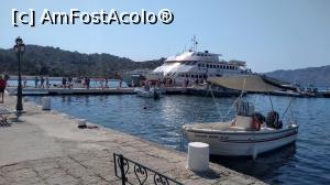 [P58] Am ajuns la Panormitis Port. Turistii romani si straini coboara de la bordul cataramanului King Saraon. » foto by ovidiuyepi
 - 
<span class="allrVoted glyphicon glyphicon-heart hidden" id="av1335874"></span>
<a class="m-l-10 hidden" id="sv1335874" onclick="voting_Foto_DelVot(,1335874,1588)" role="button">șterge vot <span class="glyphicon glyphicon-remove"></span></a>
<a id="v91335874" class=" c-red"  onclick="voting_Foto_SetVot(1335874)" role="button"><span class="glyphicon glyphicon-heart-empty"></span> <b>LIKE</b> = Votează poza</a> <img class="hidden"  id="f1335874W9" src="/imagini/loader.gif" border="0" /><span class="AjErrMes hidden" id="e1335874ErM"></span>