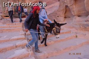 [P22] Petra - Manastirea. Jack Sparrow in actiune » foto by nickro
 - 
<span class="allrVoted glyphicon glyphicon-heart hidden" id="av1156640"></span>
<a class="m-l-10 hidden" id="sv1156640" onclick="voting_Foto_DelVot(,1156640,1591)" role="button">șterge vot <span class="glyphicon glyphicon-remove"></span></a>
<a id="v91156640" class=" c-red"  onclick="voting_Foto_SetVot(1156640)" role="button"><span class="glyphicon glyphicon-heart-empty"></span> <b>LIKE</b> = Votează poza</a> <img class="hidden"  id="f1156640W9" src="/imagini/loader.gif" border="0" /><span class="AjErrMes hidden" id="e1156640ErM"></span>