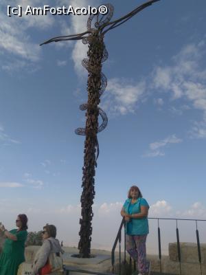 [P25] 25. „Monumentul Șarpelui de Bronz” combină șarpele lui Moise cu crucea pe care a fost răstignit Isus.  » foto by msnd
 - 
<span class="allrVoted glyphicon glyphicon-heart hidden" id="av1045540"></span>
<a class="m-l-10 hidden" id="sv1045540" onclick="voting_Foto_DelVot(,1045540,1614)" role="button">șterge vot <span class="glyphicon glyphicon-remove"></span></a>
<a id="v91045540" class=" c-red"  onclick="voting_Foto_SetVot(1045540)" role="button"><span class="glyphicon glyphicon-heart-empty"></span> <b>LIKE</b> = Votează poza</a> <img class="hidden"  id="f1045540W9" src="/imagini/loader.gif" border="0" /><span class="AjErrMes hidden" id="e1045540ErM"></span>