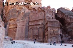 [P14] Petra, Strada Fațadelor, cu morminte » foto by mprofeanu
 - 
<span class="allrVoted glyphicon glyphicon-heart hidden" id="av923731"></span>
<a class="m-l-10 hidden" id="sv923731" onclick="voting_Foto_DelVot(,923731,1615)" role="button">șterge vot <span class="glyphicon glyphicon-remove"></span></a>
<a id="v9923731" class=" c-red"  onclick="voting_Foto_SetVot(923731)" role="button"><span class="glyphicon glyphicon-heart-empty"></span> <b>LIKE</b> = Votează poza</a> <img class="hidden"  id="f923731W9" src="/imagini/loader.gif" border="0" /><span class="AjErrMes hidden" id="e923731ErM"></span>