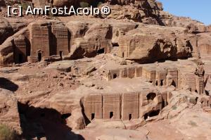 [P59] Petra, Strada Fațadelor văzută de sus, de pe drumul ce duce la Locul Înalt al Sacrificiului » foto by mprofeanu
 - 
<span class="allrVoted glyphicon glyphicon-heart hidden" id="av923776"></span>
<a class="m-l-10 hidden" id="sv923776" onclick="voting_Foto_DelVot(,923776,1615)" role="button">șterge vot <span class="glyphicon glyphicon-remove"></span></a>
<a id="v9923776" class=" c-red"  onclick="voting_Foto_SetVot(923776)" role="button"><span class="glyphicon glyphicon-heart-empty"></span> <b>LIKE</b> = Votează poza</a> <img class="hidden"  id="f923776W9" src="/imagini/loader.gif" border="0" /><span class="AjErrMes hidden" id="e923776ErM"></span>
