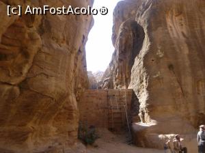 [P13] 13. Culoarea stâncilor se schimbă. Zidul ce se construiește va împiedica scurgerea apelor de ploaie de pe versanți.  » foto by doinafil
 - 
<span class="allrVoted glyphicon glyphicon-heart hidden" id="av1043768"></span>
<a class="m-l-10 hidden" id="sv1043768" onclick="voting_Foto_DelVot(,1043768,1615)" role="button">șterge vot <span class="glyphicon glyphicon-remove"></span></a>
<a id="v91043768" class=" c-red"  onclick="voting_Foto_SetVot(1043768)" role="button"><span class="glyphicon glyphicon-heart-empty"></span> <b>LIKE</b> = Votează poza</a> <img class="hidden"  id="f1043768W9" src="/imagini/loader.gif" border="0" /><span class="AjErrMes hidden" id="e1043768ErM"></span>