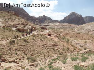 [P16] PE Wadi al-Farasa, lăsând în urmă munţii trandafirii de unde coborâserăm şi noi » foto by irinad
 - 
<span class="allrVoted glyphicon glyphicon-heart hidden" id="av1073920"></span>
<a class="m-l-10 hidden" id="sv1073920" onclick="voting_Foto_DelVot(,1073920,1615)" role="button">șterge vot <span class="glyphicon glyphicon-remove"></span></a>
<a id="v91073920" class=" c-red"  onclick="voting_Foto_SetVot(1073920)" role="button"><span class="glyphicon glyphicon-heart-empty"></span> <b>LIKE</b> = Votează poza</a> <img class="hidden"  id="f1073920W9" src="/imagini/loader.gif" border="0" /><span class="AjErrMes hidden" id="e1073920ErM"></span>