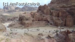 [P03] Urcând pe poteca spre Înaltul Loc al Sacrificiului privim înapoi către traseul principal din Petra » foto by irinad
 - 
<span class="allrVoted glyphicon glyphicon-heart hidden" id="av1073900"></span>
<a class="m-l-10 hidden" id="sv1073900" onclick="voting_Foto_DelVot(,1073900,1615)" role="button">șterge vot <span class="glyphicon glyphicon-remove"></span></a>
<a id="v91073900" class=" c-red"  onclick="voting_Foto_SetVot(1073900)" role="button"><span class="glyphicon glyphicon-heart-empty"></span> <b>LIKE</b> = Votează poza</a> <img class="hidden"  id="f1073900W9" src="/imagini/loader.gif" border="0" /><span class="AjErrMes hidden" id="e1073900ErM"></span>