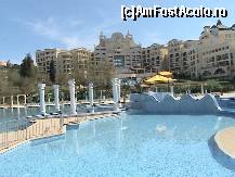 [P11] Marina Royal Palace - hotelul văzut de la piscina MB » foto by nicole33
 - 
<span class="allrVoted glyphicon glyphicon-heart hidden" id="av312895"></span>
<a class="m-l-10 hidden" id="sv312895" onclick="voting_Foto_DelVot(,312895,1618)" role="button">șterge vot <span class="glyphicon glyphicon-remove"></span></a>
<a id="v9312895" class=" c-red"  onclick="voting_Foto_SetVot(312895)" role="button"><span class="glyphicon glyphicon-heart-empty"></span> <b>LIKE</b> = Votează poza</a> <img class="hidden"  id="f312895W9" src="/imagini/loader.gif" border="0" /><span class="AjErrMes hidden" id="e312895ErM"></span>