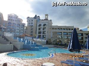 [P12] Marina Royal Palace - vedere de la piscină » foto by nicole33
 - 
<span class="allrVoted glyphicon glyphicon-heart hidden" id="av508802"></span>
<a class="m-l-10 hidden" id="sv508802" onclick="voting_Foto_DelVot(,508802,1618)" role="button">șterge vot <span class="glyphicon glyphicon-remove"></span></a>
<a id="v9508802" class=" c-red"  onclick="voting_Foto_SetVot(508802)" role="button"><span class="glyphicon glyphicon-heart-empty"></span> <b>LIKE</b> = Votează poza</a> <img class="hidden"  id="f508802W9" src="/imagini/loader.gif" border="0" /><span class="AjErrMes hidden" id="e508802ErM"></span>
