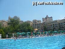 [P02] Piscina hotelului Marina Beach. În fundal, hotelul Marina Royal Palace » foto by negoro
 - 
<span class="allrVoted glyphicon glyphicon-heart hidden" id="av221098"></span>
<a class="m-l-10 hidden" id="sv221098" onclick="voting_Foto_DelVot(,221098,1618)" role="button">șterge vot <span class="glyphicon glyphicon-remove"></span></a>
<a id="v9221098" class=" c-red"  onclick="voting_Foto_SetVot(221098)" role="button"><span class="glyphicon glyphicon-heart-empty"></span> <b>LIKE</b> = Votează poza</a> <img class="hidden"  id="f221098W9" src="/imagini/loader.gif" border="0" /><span class="AjErrMes hidden" id="e221098ErM"></span>