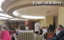 [P14] Lobby bar aglomerat la cele mai 'relevante' ore ale serii » foto by Klaudyia
 - 
<span class="allrVoted glyphicon glyphicon-heart hidden" id="av314406"></span>
<a class="m-l-10 hidden" id="sv314406" onclick="voting_Foto_DelVot(,314406,1618)" role="button">șterge vot <span class="glyphicon glyphicon-remove"></span></a>
<a id="v9314406" class=" c-red"  onclick="voting_Foto_SetVot(314406)" role="button"><span class="glyphicon glyphicon-heart-empty"></span> <b>LIKE</b> = Votează poza</a> <img class="hidden"  id="f314406W9" src="/imagini/loader.gif" border="0" /><span class="AjErrMes hidden" id="e314406ErM"></span>