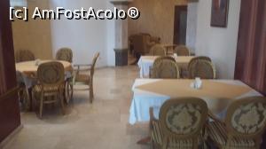 [P14] Altă încăpere a restaurantului hotelului Marina Royal Palace din staţiunea Duni, Bulgaria.  » foto by traian.leuca †
 - 
<span class="allrVoted glyphicon glyphicon-heart hidden" id="av743619"></span>
<a class="m-l-10 hidden" id="sv743619" onclick="voting_Foto_DelVot(,743619,1618)" role="button">șterge vot <span class="glyphicon glyphicon-remove"></span></a>
<a id="v9743619" class=" c-red"  onclick="voting_Foto_SetVot(743619)" role="button"><span class="glyphicon glyphicon-heart-empty"></span> <b>LIKE</b> = Votează poza</a> <img class="hidden"  id="f743619W9" src="/imagini/loader.gif" border="0" /><span class="AjErrMes hidden" id="e743619ErM"></span>