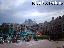 [P31] Plaja e foarte bine pozitionata nu doar de piscine (in stanga si in fata) ci si de hotel (in fata). Nu are insa, in opinia mea, suficiente dusuri (normale si din cele doar 'ptr picioare' - erau doar inspre hotelul Marina Beach) » foto by tm67bru
 - 
<span class="allrVoted glyphicon glyphicon-heart hidden" id="av12019"></span>
<a class="m-l-10 hidden" id="sv12019" onclick="voting_Foto_DelVot(,12019,1618)" role="button">șterge vot <span class="glyphicon glyphicon-remove"></span></a>
<a id="v912019" class=" c-red"  onclick="voting_Foto_SetVot(12019)" role="button"><span class="glyphicon glyphicon-heart-empty"></span> <b>LIKE</b> = Votează poza</a> <img class="hidden"  id="f12019W9" src="/imagini/loader.gif" border="0" /><span class="AjErrMes hidden" id="e12019ErM"></span>