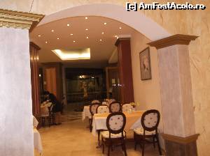 [P16] O mica parte din restaurant!  » foto by balasa violeta
 - 
<span class="allrVoted glyphicon glyphicon-heart hidden" id="av615921"></span>
<a class="m-l-10 hidden" id="sv615921" onclick="voting_Foto_DelVot(,615921,1618)" role="button">șterge vot <span class="glyphicon glyphicon-remove"></span></a>
<a id="v9615921" class=" c-red"  onclick="voting_Foto_SetVot(615921)" role="button"><span class="glyphicon glyphicon-heart-empty"></span> <b>LIKE</b> = Votează poza</a> <img class="hidden"  id="f615921W9" src="/imagini/loader.gif" border="0" /><span class="AjErrMes hidden" id="e615921ErM"></span>