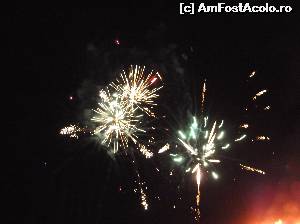 [P37] Focuri de artificii!  » foto by balasa violeta
 - 
<span class="allrVoted glyphicon glyphicon-heart hidden" id="av615943"></span>
<a class="m-l-10 hidden" id="sv615943" onclick="voting_Foto_DelVot(,615943,1618)" role="button">șterge vot <span class="glyphicon glyphicon-remove"></span></a>
<a id="v9615943" class=" c-red"  onclick="voting_Foto_SetVot(615943)" role="button"><span class="glyphicon glyphicon-heart-empty"></span> <b>LIKE</b> = Votează poza</a> <img class="hidden"  id="f615943W9" src="/imagini/loader.gif" border="0" /><span class="AjErrMes hidden" id="e615943ErM"></span>
