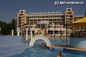 [P41] Piscinele din fata hotelului Marina Royal 4*; hotelul este in fundal » foto by Catzus
 - 
<span class="allrVoted glyphicon glyphicon-heart hidden" id="av349763"></span>
<a class="m-l-10 hidden" id="sv349763" onclick="voting_Foto_DelVot(,349763,1618)" role="button">șterge vot <span class="glyphicon glyphicon-remove"></span></a>
<a id="v9349763" class=" c-red"  onclick="voting_Foto_SetVot(349763)" role="button"><span class="glyphicon glyphicon-heart-empty"></span> <b>LIKE</b> = Votează poza</a> <img class="hidden"  id="f349763W9" src="/imagini/loader.gif" border="0" /><span class="AjErrMes hidden" id="e349763ErM"></span>