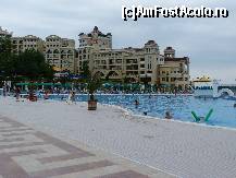[P03] O parte a hotelului Marina Royal vazuta de la piscina hotelului Marina Beach » foto by claudia2008*
 - 
<span class="allrVoted glyphicon glyphicon-heart hidden" id="av249514"></span>
<a class="m-l-10 hidden" id="sv249514" onclick="voting_Foto_DelVot(,249514,1618)" role="button">șterge vot <span class="glyphicon glyphicon-remove"></span></a>
<a id="v9249514" class=" c-red"  onclick="voting_Foto_SetVot(249514)" role="button"><span class="glyphicon glyphicon-heart-empty"></span> <b>LIKE</b> = Votează poza</a> <img class="hidden"  id="f249514W9" src="/imagini/loader.gif" border="0" /><span class="AjErrMes hidden" id="e249514ErM"></span>