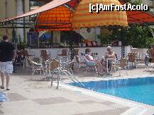 [P32] Barul de la piscina hotelului Royal Marina Palace » foto by david
 - 
<span class="allrVoted glyphicon glyphicon-heart hidden" id="av133307"></span>
<a class="m-l-10 hidden" id="sv133307" onclick="voting_Foto_DelVot(,133307,1618)" role="button">șterge vot <span class="glyphicon glyphicon-remove"></span></a>
<a id="v9133307" class=" c-red"  onclick="voting_Foto_SetVot(133307)" role="button"><span class="glyphicon glyphicon-heart-empty"></span> <b>LIKE</b> = Votează poza</a> <img class="hidden"  id="f133307W9" src="/imagini/loader.gif" border="0" /><span class="AjErrMes hidden" id="e133307ErM"></span>