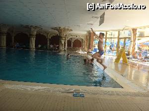 [P10] Piscina interioara » foto by vio_andu_gaby
 - 
<span class="allrVoted glyphicon glyphicon-heart hidden" id="av506472"></span>
<a class="m-l-10 hidden" id="sv506472" onclick="voting_Foto_DelVot(,506472,1618)" role="button">șterge vot <span class="glyphicon glyphicon-remove"></span></a>
<a id="v9506472" class=" c-red"  onclick="voting_Foto_SetVot(506472)" role="button"><span class="glyphicon glyphicon-heart-empty"></span> <b>LIKE</b> = Votează poza</a> <img class="hidden"  id="f506472W9" src="/imagini/loader.gif" border="0" /><span class="AjErrMes hidden" id="e506472ErM"></span>