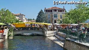 [P21] L'Isle sur la Sorgue - piaţa săptămânală » foto by Carmen Ion
 - 
<span class="allrVoted glyphicon glyphicon-heart hidden" id="av582038"></span>
<a class="m-l-10 hidden" id="sv582038" onclick="voting_Foto_DelVot(,582038,1628)" role="button">șterge vot <span class="glyphicon glyphicon-remove"></span></a>
<a id="v9582038" class=" c-red"  onclick="voting_Foto_SetVot(582038)" role="button"><span class="glyphicon glyphicon-heart-empty"></span> <b>LIKE</b> = Votează poza</a> <img class="hidden"  id="f582038W9" src="/imagini/loader.gif" border="0" /><span class="AjErrMes hidden" id="e582038ErM"></span>