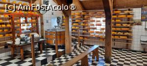 [P18] Zaanse Schans, Ferma de brânzeturi „Catharina”, Interior cu brânzeturi » foto by mprofeanu
 - 
<span class="allrVoted glyphicon glyphicon-heart hidden" id="av1515071"></span>
<a class="m-l-10 hidden" id="sv1515071" onclick="voting_Foto_DelVot(,1515071,1639)" role="button">șterge vot <span class="glyphicon glyphicon-remove"></span></a>
<a id="v91515071" class=" c-red"  onclick="voting_Foto_SetVot(1515071)" role="button"><span class="glyphicon glyphicon-heart-empty"></span> <b>LIKE</b> = Votează poza</a> <img class="hidden"  id="f1515071W9" src="/imagini/loader.gif" border="0" /><span class="AjErrMes hidden" id="e1515071ErM"></span>