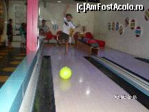 [P06] Chiar si Bowling » foto by claudiu 71
 - 
<span class="allrVoted glyphicon glyphicon-heart hidden" id="av78382"></span>
<a class="m-l-10 hidden" id="sv78382" onclick="voting_Foto_DelVot(,78382,1683)" role="button">șterge vot <span class="glyphicon glyphicon-remove"></span></a>
<a id="v978382" class=" c-red"  onclick="voting_Foto_SetVot(78382)" role="button"><span class="glyphicon glyphicon-heart-empty"></span> <b>LIKE</b> = Votează poza</a> <img class="hidden"  id="f78382W9" src="/imagini/loader.gif" border="0" /><span class="AjErrMes hidden" id="e78382ErM"></span>