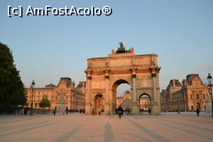 [P04] Micul Arc de Triunf si Palatul Regal » foto by AZE
 - 
<span class="allrVoted glyphicon glyphicon-heart hidden" id="av848243"></span>
<a class="m-l-10 hidden" id="sv848243" onclick="voting_Foto_DelVot(,848243,1684)" role="button">șterge vot <span class="glyphicon glyphicon-remove"></span></a>
<a id="v9848243" class=" c-red"  onclick="voting_Foto_SetVot(848243)" role="button"><span class="glyphicon glyphicon-heart-empty"></span> <b>LIKE</b> = Votează poza</a> <img class="hidden"  id="f848243W9" src="/imagini/loader.gif" border="0" /><span class="AjErrMes hidden" id="e848243ErM"></span>