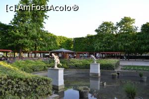 [P21] Zonă de terase din Tuileries » foto by AZE
 - 
<span class="allrVoted glyphicon glyphicon-heart hidden" id="av896438"></span>
<a class="m-l-10 hidden" id="sv896438" onclick="voting_Foto_DelVot(,896438,1684)" role="button">șterge vot <span class="glyphicon glyphicon-remove"></span></a>
<a id="v9896438" class=" c-red"  onclick="voting_Foto_SetVot(896438)" role="button"><span class="glyphicon glyphicon-heart-empty"></span> <b>LIKE</b> = Votează poza</a> <img class="hidden"  id="f896438W9" src="/imagini/loader.gif" border="0" /><span class="AjErrMes hidden" id="e896438ErM"></span>