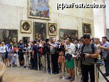 [P50] Nu, nu este o busculada. Toti vor sa pozeze celebra Gioconda si astfel reusesc sa-i strice tot farmecul...  » foto by Puiu2010
 - 
<span class="allrVoted glyphicon glyphicon-heart hidden" id="av374731"></span>
<a class="m-l-10 hidden" id="sv374731" onclick="voting_Foto_DelVot(,374731,1684)" role="button">șterge vot <span class="glyphicon glyphicon-remove"></span></a>
<a id="v9374731" class=" c-red"  onclick="voting_Foto_SetVot(374731)" role="button"><span class="glyphicon glyphicon-heart-empty"></span> <b>LIKE</b> = Votează poza</a> <img class="hidden"  id="f374731W9" src="/imagini/loader.gif" border="0" /><span class="AjErrMes hidden" id="e374731ErM"></span>