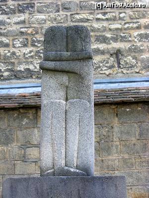 [P61] Opera lui Brancusi din cimitir » foto by Puiu2010
 - 
<span class="allrVoted glyphicon glyphicon-heart hidden" id="av374835"></span>
<a class="m-l-10 hidden" id="sv374835" onclick="voting_Foto_DelVot(,374835,1684)" role="button">șterge vot <span class="glyphicon glyphicon-remove"></span></a>
<a id="v9374835" class=" c-red"  onclick="voting_Foto_SetVot(374835)" role="button"><span class="glyphicon glyphicon-heart-empty"></span> <b>LIKE</b> = Votează poza</a> <img class="hidden"  id="f374835W9" src="/imagini/loader.gif" border="0" /><span class="AjErrMes hidden" id="e374835ErM"></span>