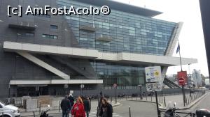[P04] Palais de Congres o cladire superba vis a vis de parcarea unde vin autocarele de la Beauvois. Si pentru doamne un pont daca ati sti ce de magazine are la subsol.  » foto by sebigeanina
 - 
<span class="allrVoted glyphicon glyphicon-heart hidden" id="av957810"></span>
<a class="m-l-10 hidden" id="sv957810" onclick="voting_Foto_DelVot(,957810,1684)" role="button">șterge vot <span class="glyphicon glyphicon-remove"></span></a>
<a id="v9957810" class=" c-red"  onclick="voting_Foto_SetVot(957810)" role="button"><span class="glyphicon glyphicon-heart-empty"></span> <b>LIKE</b> = Votează poza</a> <img class="hidden"  id="f957810W9" src="/imagini/loader.gif" border="0" /><span class="AjErrMes hidden" id="e957810ErM"></span>