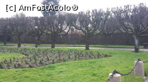 [P14] In parcul din fata unei biserici » foto by sebigeanina
 - 
<span class="allrVoted glyphicon glyphicon-heart hidden" id="av957989"></span>
<a class="m-l-10 hidden" id="sv957989" onclick="voting_Foto_DelVot(,957989,1684)" role="button">șterge vot <span class="glyphicon glyphicon-remove"></span></a>
<a id="v9957989" class=" c-red"  onclick="voting_Foto_SetVot(957989)" role="button"><span class="glyphicon glyphicon-heart-empty"></span> <b>LIKE</b> = Votează poza</a> <img class="hidden"  id="f957989W9" src="/imagini/loader.gif" border="0" /><span class="AjErrMes hidden" id="e957989ErM"></span>
