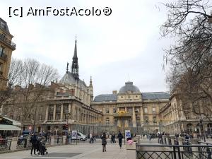 [P04] Palatul de justitie. undeva in dreapta jos este intrarea la Conciergerie » foto by sebigeanina
 - 
<span class="allrVoted glyphicon glyphicon-heart hidden" id="av960187"></span>
<a class="m-l-10 hidden" id="sv960187" onclick="voting_Foto_DelVot(,960187,1684)" role="button">șterge vot <span class="glyphicon glyphicon-remove"></span></a>
<a id="v9960187" class=" c-red"  onclick="voting_Foto_SetVot(960187)" role="button"><span class="glyphicon glyphicon-heart-empty"></span> <b>LIKE</b> = Votează poza</a> <img class="hidden"  id="f960187W9" src="/imagini/loader.gif" border="0" /><span class="AjErrMes hidden" id="e960187ErM"></span>