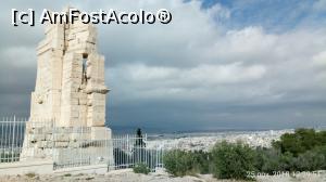 [P42] În vârful colinei Filopappos, monumentul cu același nume.  » foto by Aurici
 - 
<span class="allrVoted glyphicon glyphicon-heart hidden" id="av1064291"></span>
<a class="m-l-10 hidden" id="sv1064291" onclick="voting_Foto_DelVot(,1064291,1710)" role="button">șterge vot <span class="glyphicon glyphicon-remove"></span></a>
<a id="v91064291" class=" c-red"  onclick="voting_Foto_SetVot(1064291)" role="button"><span class="glyphicon glyphicon-heart-empty"></span> <b>LIKE</b> = Votează poza</a> <img class="hidden"  id="f1064291W9" src="/imagini/loader.gif" border="0" /><span class="AjErrMes hidden" id="e1064291ErM"></span>