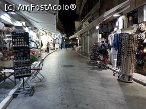 [P53] Strada Adrianou care dă în Piața Monastiraki.  » foto by Aurici
 - 
<span class="allrVoted glyphicon glyphicon-heart hidden" id="av1064302"></span>
<a class="m-l-10 hidden" id="sv1064302" onclick="voting_Foto_DelVot(,1064302,1710)" role="button">șterge vot <span class="glyphicon glyphicon-remove"></span></a>
<a id="v91064302" class=" c-red"  onclick="voting_Foto_SetVot(1064302)" role="button"><span class="glyphicon glyphicon-heart-empty"></span> <b>LIKE</b> = Votează poza</a> <img class="hidden"  id="f1064302W9" src="/imagini/loader.gif" border="0" /><span class="AjErrMes hidden" id="e1064302ErM"></span>
