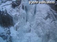 [P4x] Cascada inghetata pe langa care trece telecabina. » foto by vini
 - 
<span class="allrVoted glyphicon glyphicon-heart hidden" id="av39681"></span>
<a class="m-l-10 hidden" id="sv39681" onclick="voting_Foto_DelVot(,39681,1732)" role="button">șterge vot <span class="glyphicon glyphicon-remove"></span></a>
<a id="v939681" class=" c-red"  onclick="voting_Foto_SetVot(39681)" role="button"><span class="glyphicon glyphicon-heart-empty"></span> <b>LIKE</b> = Votează poza</a> <img class="hidden"  id="f39681W9" src="/imagini/loader.gif" border="0" /><span class="AjErrMes hidden" id="e39681ErM"></span>
