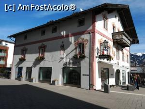 [P09] Prin centrul Zell am See » foto by Mika
 - 
<span class="allrVoted glyphicon glyphicon-heart hidden" id="av1156622"></span>
<a class="m-l-10 hidden" id="sv1156622" onclick="voting_Foto_DelVot(,1156622,1733)" role="button">șterge vot <span class="glyphicon glyphicon-remove"></span></a>
<a id="v91156622" class=" c-red"  onclick="voting_Foto_SetVot(1156622)" role="button"><span class="glyphicon glyphicon-heart-empty"></span> <b>LIKE</b> = Votează poza</a> <img class="hidden"  id="f1156622W9" src="/imagini/loader.gif" border="0" /><span class="AjErrMes hidden" id="e1156622ErM"></span>