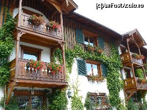 [P06] Case traditionale din Zell Am See » foto by stellinna
 - 
<span class="allrVoted glyphicon glyphicon-heart hidden" id="av670765"></span>
<a class="m-l-10 hidden" id="sv670765" onclick="voting_Foto_DelVot(,670765,1733)" role="button">șterge vot <span class="glyphicon glyphicon-remove"></span></a>
<a id="v9670765" class=" c-red"  onclick="voting_Foto_SetVot(670765)" role="button"><span class="glyphicon glyphicon-heart-empty"></span> <b>LIKE</b> = Votează poza</a> <img class="hidden"  id="f670765W9" src="/imagini/loader.gif" border="0" /><span class="AjErrMes hidden" id="e670765ErM"></span>