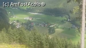 [P12] Imagini cu staţiunea Krimml din ultimul punct de belvedere al din pasului Gerlos, Austria.  » foto by traian.leuca †
 - 
<span class="allrVoted glyphicon glyphicon-heart hidden" id="av832907"></span>
<a class="m-l-10 hidden" id="sv832907" onclick="voting_Foto_DelVot(,832907,1735)" role="button">șterge vot <span class="glyphicon glyphicon-remove"></span></a>
<a id="v9832907" class=" c-red"  onclick="voting_Foto_SetVot(832907)" role="button"><span class="glyphicon glyphicon-heart-empty"></span> <b>LIKE</b> = Votează poza</a> <img class="hidden"  id="f832907W9" src="/imagini/loader.gif" border="0" /><span class="AjErrMes hidden" id="e832907ErM"></span>