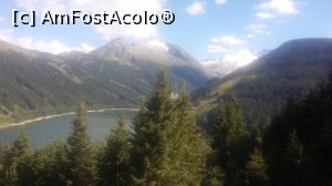 [P19] Altă imagine cu acelaşi lac la coborârea spre Zillertal în pasul Gerlos, Tirol, Austria.  » foto by traian.leuca †
 - 
<span class="allrVoted glyphicon glyphicon-heart hidden" id="av832918"></span>
<a class="m-l-10 hidden" id="sv832918" onclick="voting_Foto_DelVot(,832918,1735)" role="button">șterge vot <span class="glyphicon glyphicon-remove"></span></a>
<a id="v9832918" class=" c-red"  onclick="voting_Foto_SetVot(832918)" role="button"><span class="glyphicon glyphicon-heart-empty"></span> <b>LIKE</b> = Votează poza</a> <img class="hidden"  id="f832918W9" src="/imagini/loader.gif" border="0" /><span class="AjErrMes hidden" id="e832918ErM"></span>