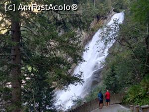 [P42] Cascada Krimml » foto by Mika
 - 
<span class="allrVoted glyphicon glyphicon-heart hidden" id="av1289205"></span>
<a class="m-l-10 hidden" id="sv1289205" onclick="voting_Foto_DelVot(,1289205,1735)" role="button">șterge vot <span class="glyphicon glyphicon-remove"></span></a>
<a id="v91289205" class=" c-red"  onclick="voting_Foto_SetVot(1289205)" role="button"><span class="glyphicon glyphicon-heart-empty"></span> <b>LIKE</b> = Votează poza</a> <img class="hidden"  id="f1289205W9" src="/imagini/loader.gif" border="0" /><span class="AjErrMes hidden" id="e1289205ErM"></span>